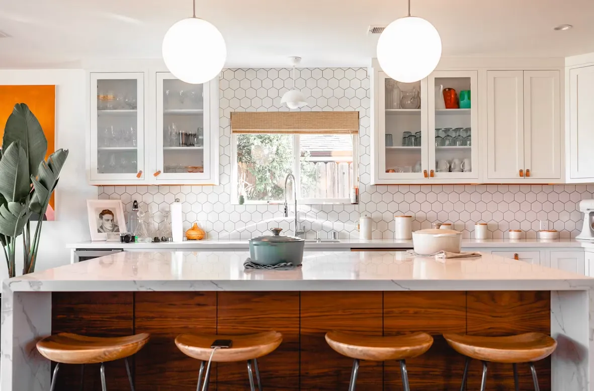 Laminate woodgrain kitchen design Gurgaon Noida