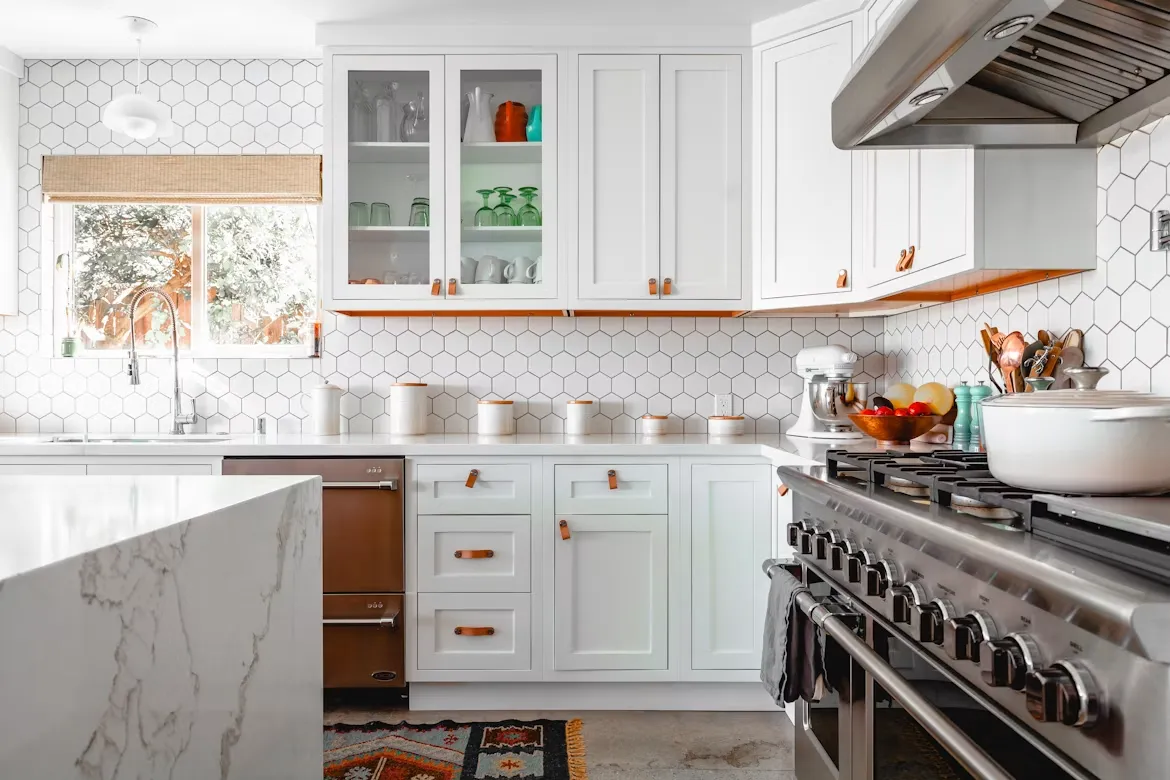 Laminate texture woodgrain kitchen finish