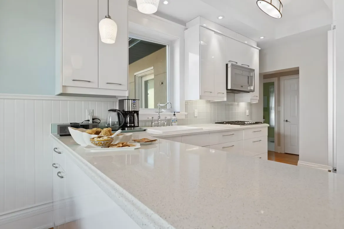 Quartz countertop white kitchen Faridabad