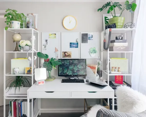 Student study room desk bookshelf design