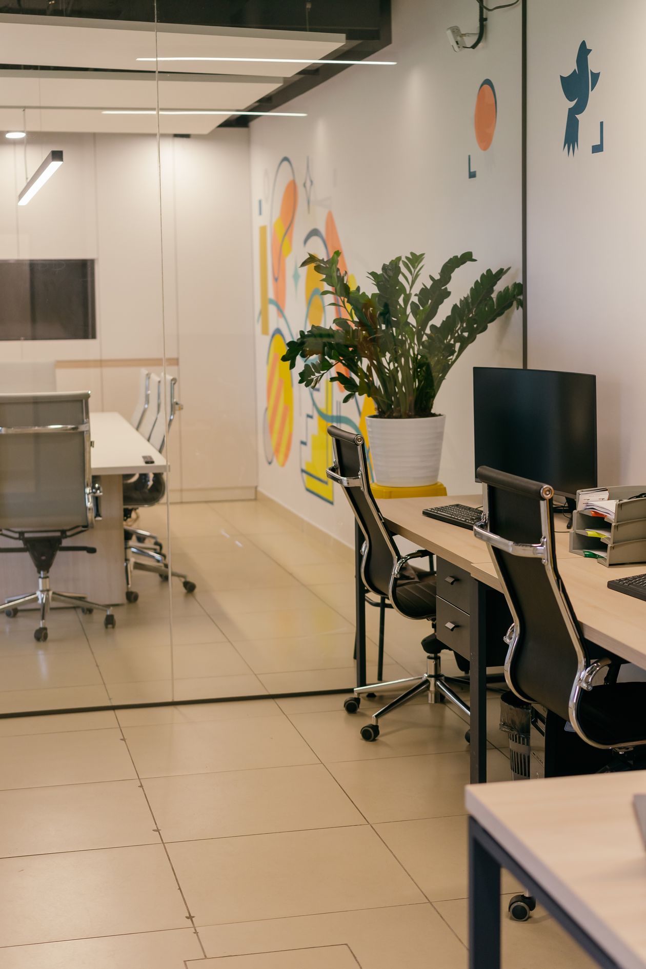 Glass partition customized wall design in office