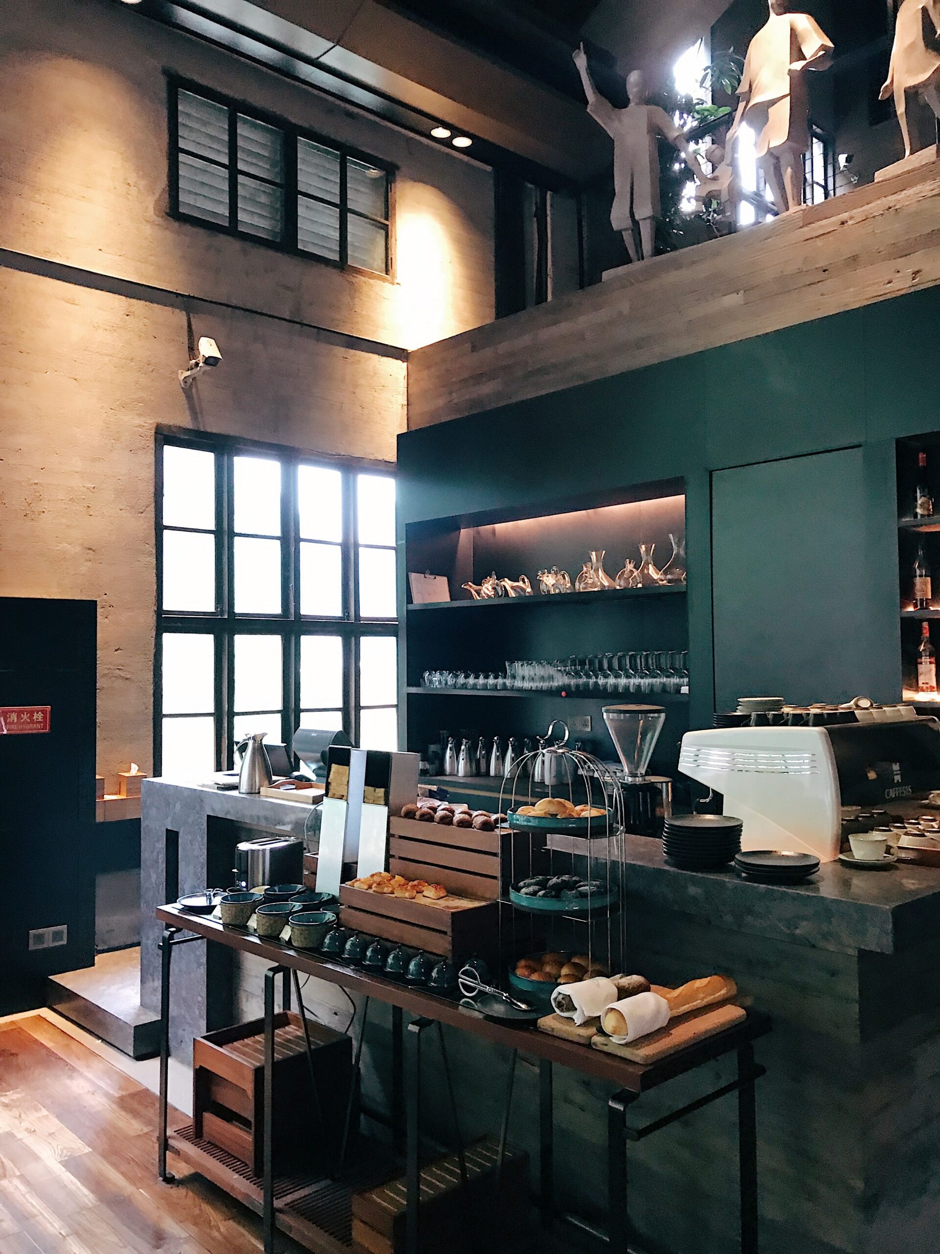 Cafe wooden tables layout